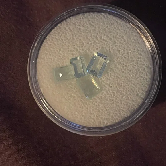 Natural Aquamarine Parcel (GIA gB 5/2) 2.49cts - Picture 2 of 4